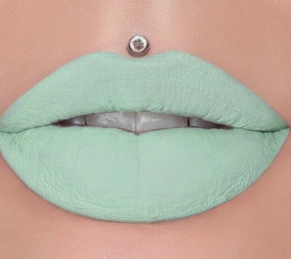 Jeffree Star Velour Liquid Lipstick in the Hot Pink box. High Society